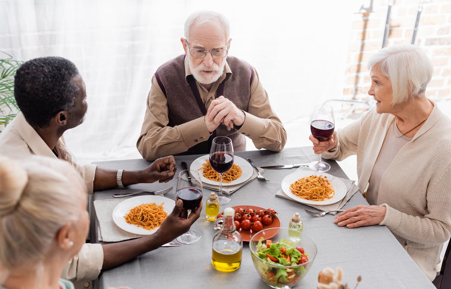 Elderly people dining